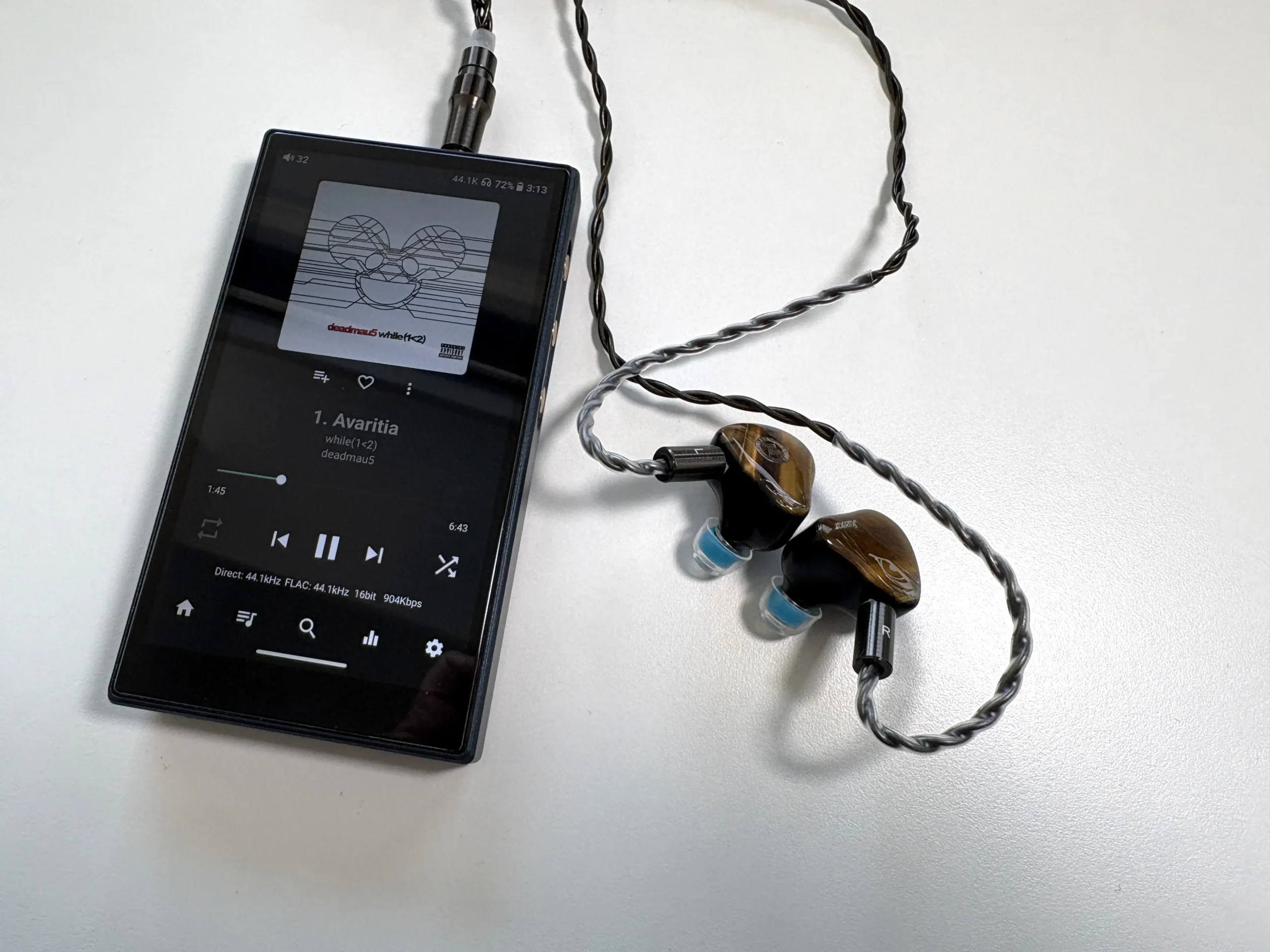 Juzear Harrier Review