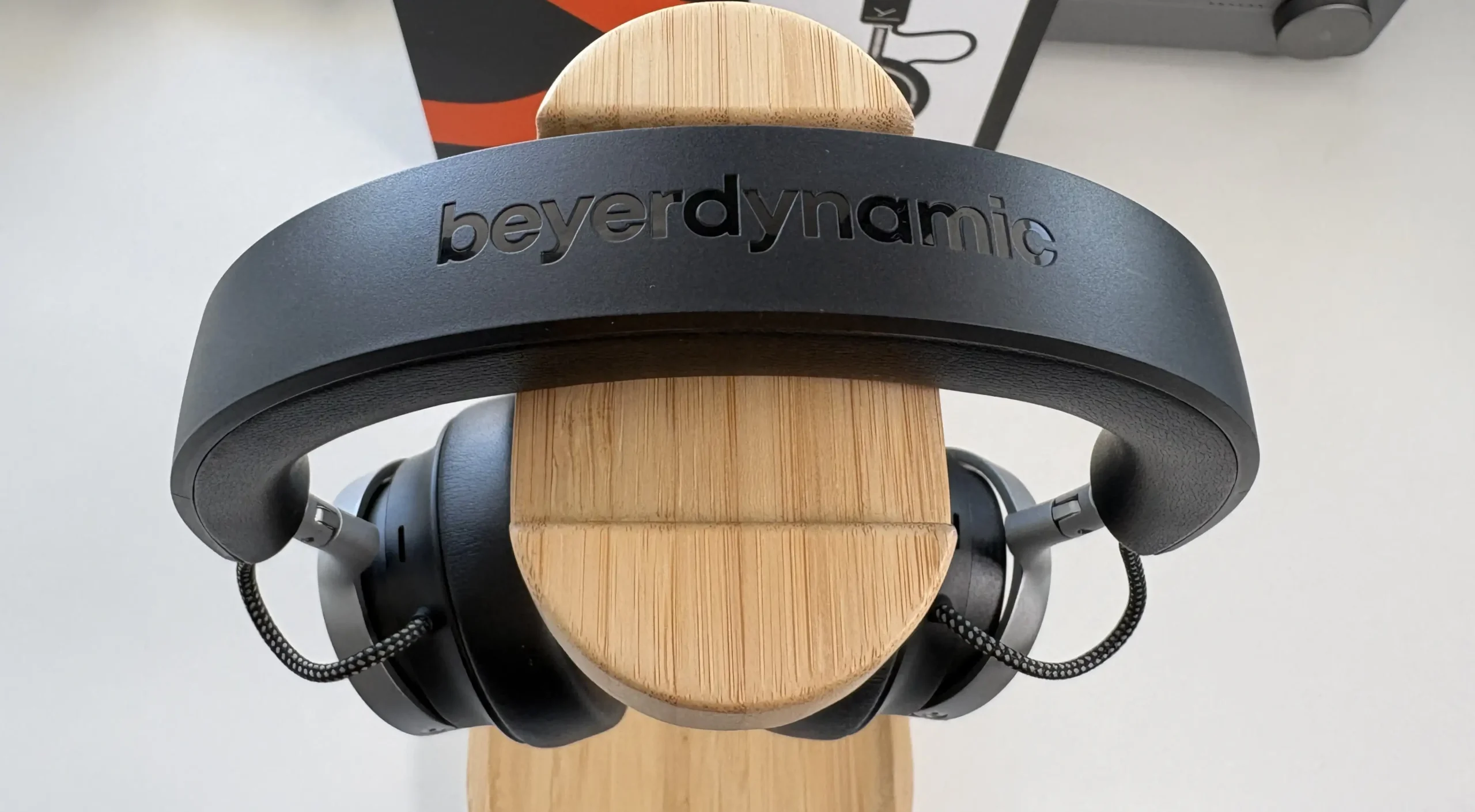 beyerdynamic Aventho 100 Review